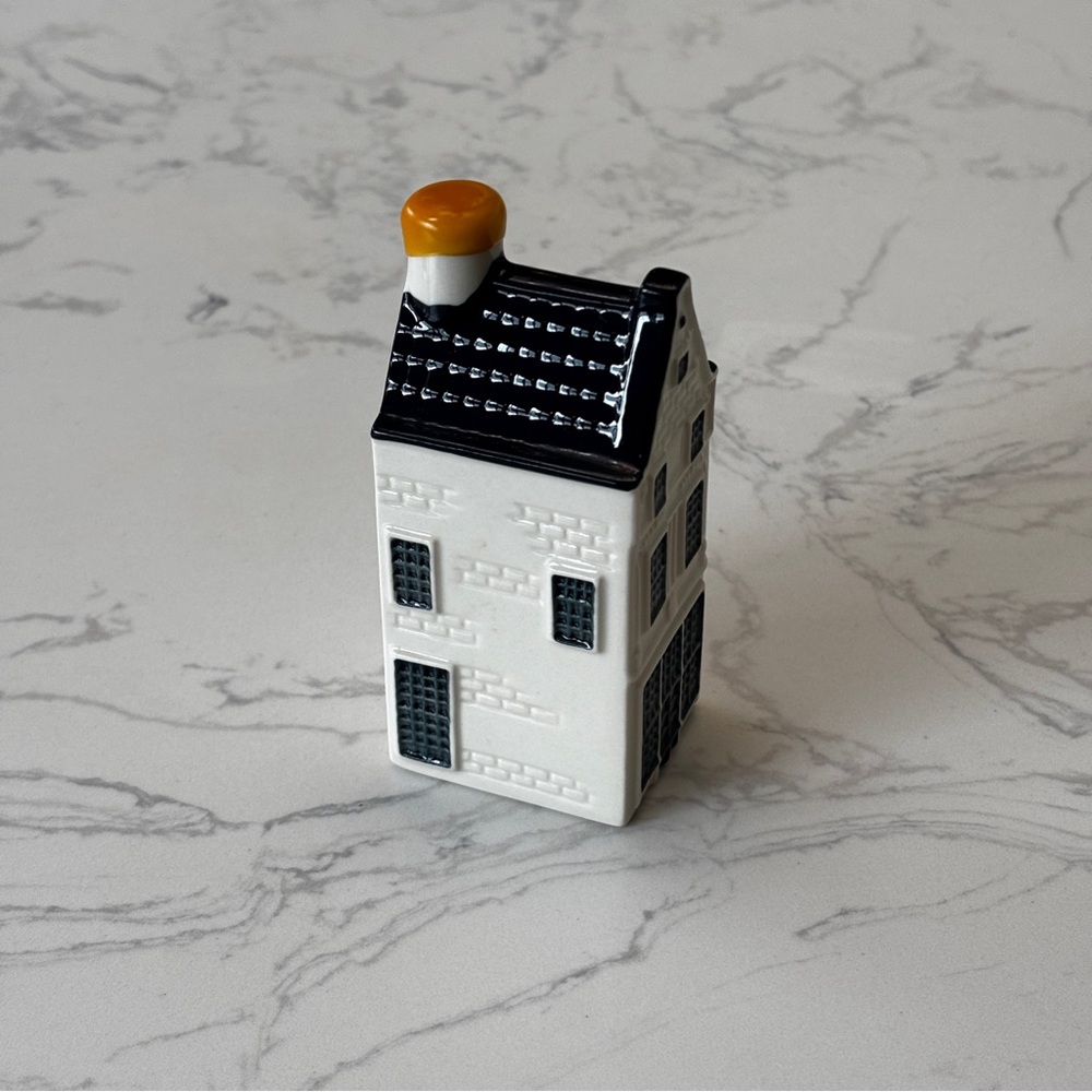 KLM #8 Blue Delft House by BOLS - Picture 4 of 7
